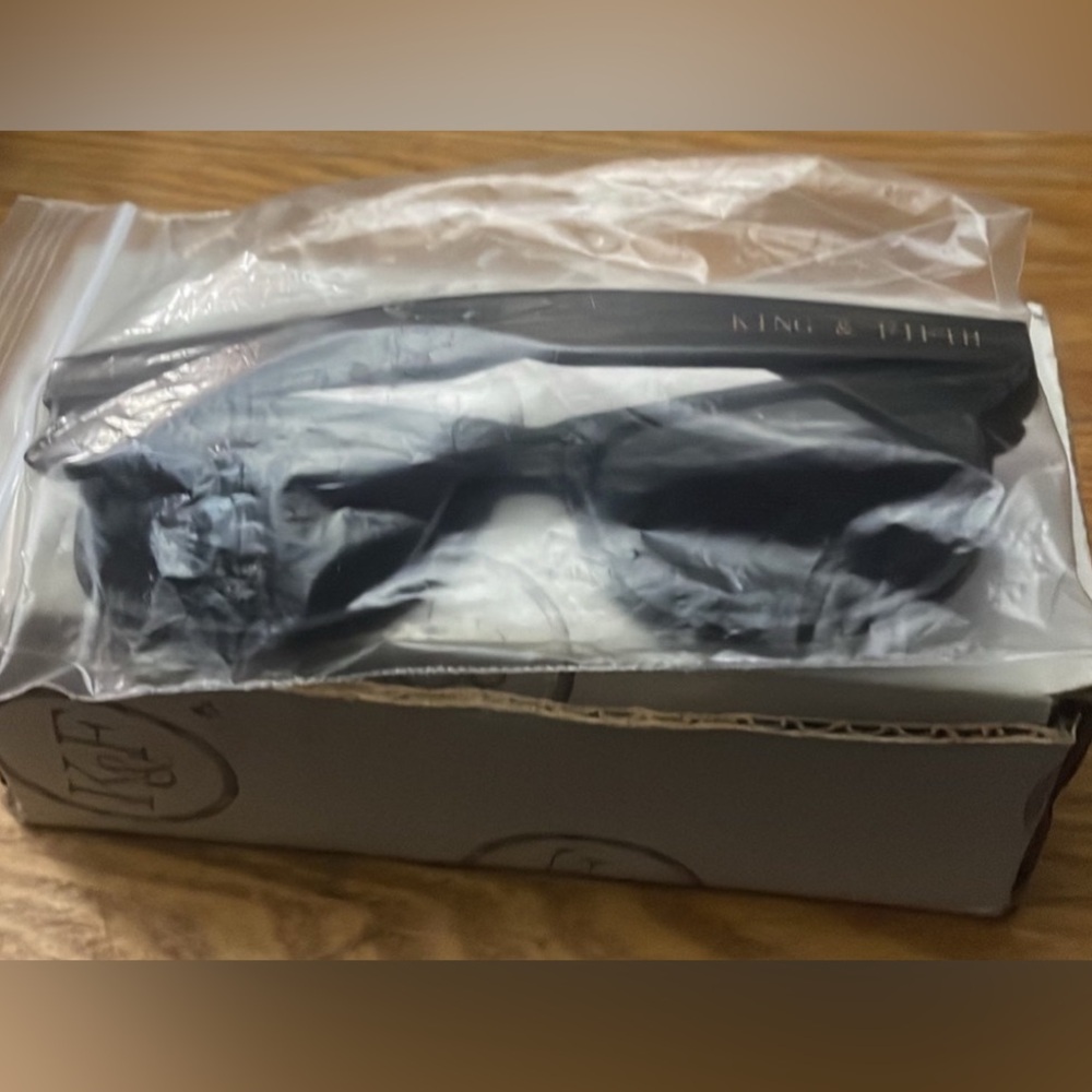 PreOwned Sold Out King & Fifth Wayfarer The Harrison 2019. - Picture 8 of 16